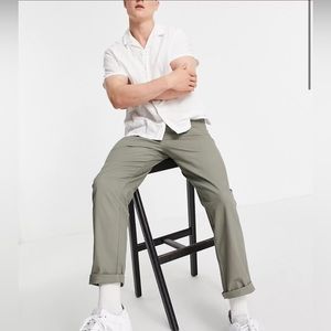 ASOS Design men’s size 33/32, chino army, green, colored flat‎ front pants
